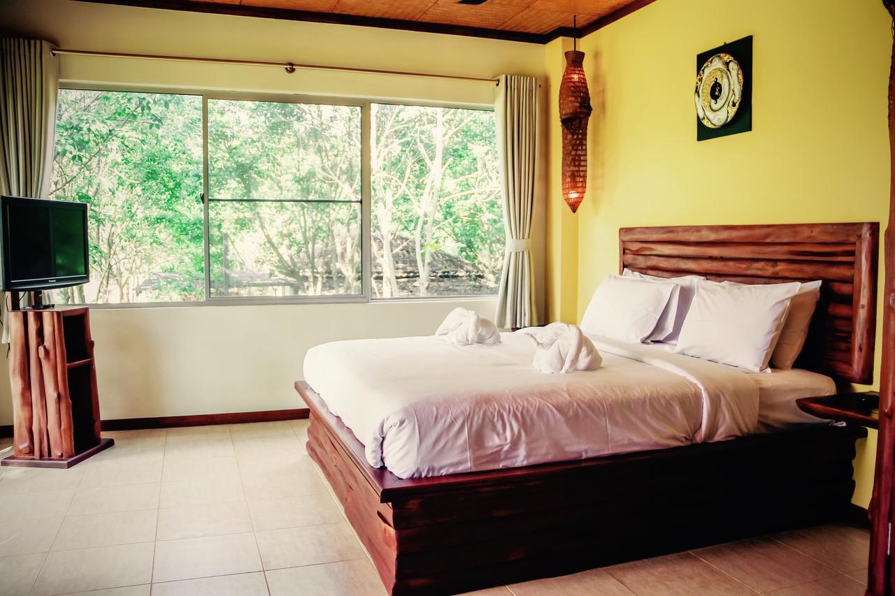 Hotel Singha Rubber Tree à Ban Huai Maenam Noi Extérieur photo