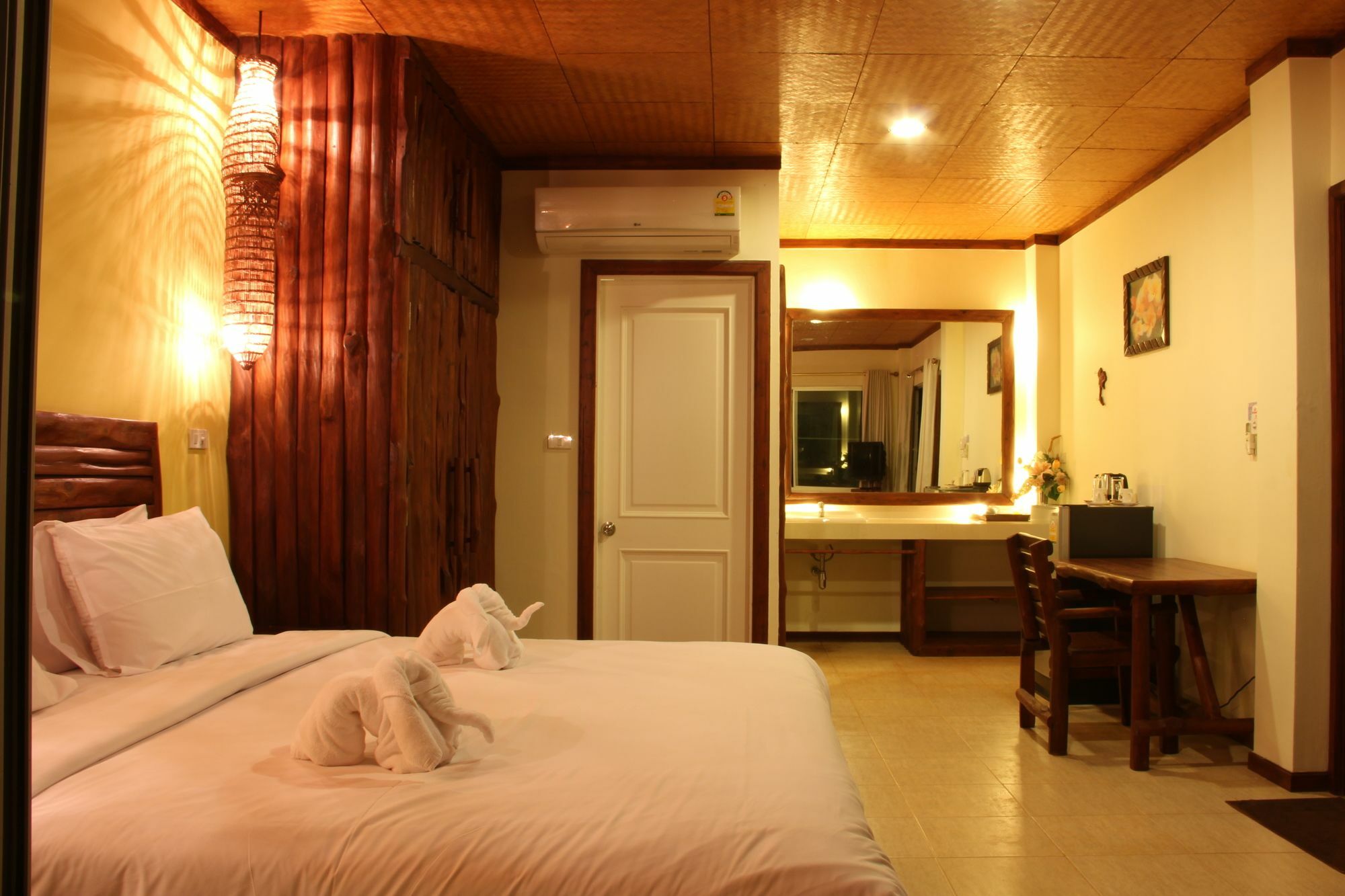 Hotel Singha Rubber Tree à Ban Huai Maenam Noi Extérieur photo